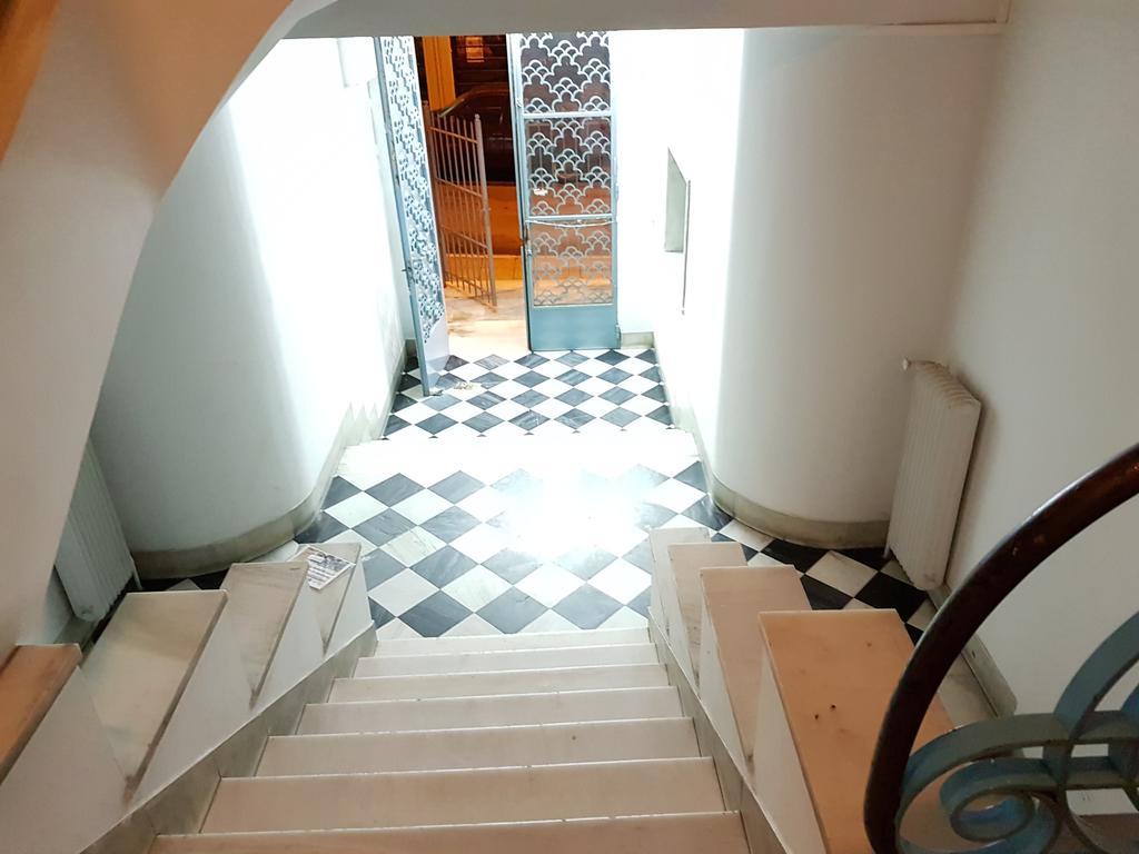 Errathens Pine Red And Taupe - Athens Center Appartement Buitenkant foto