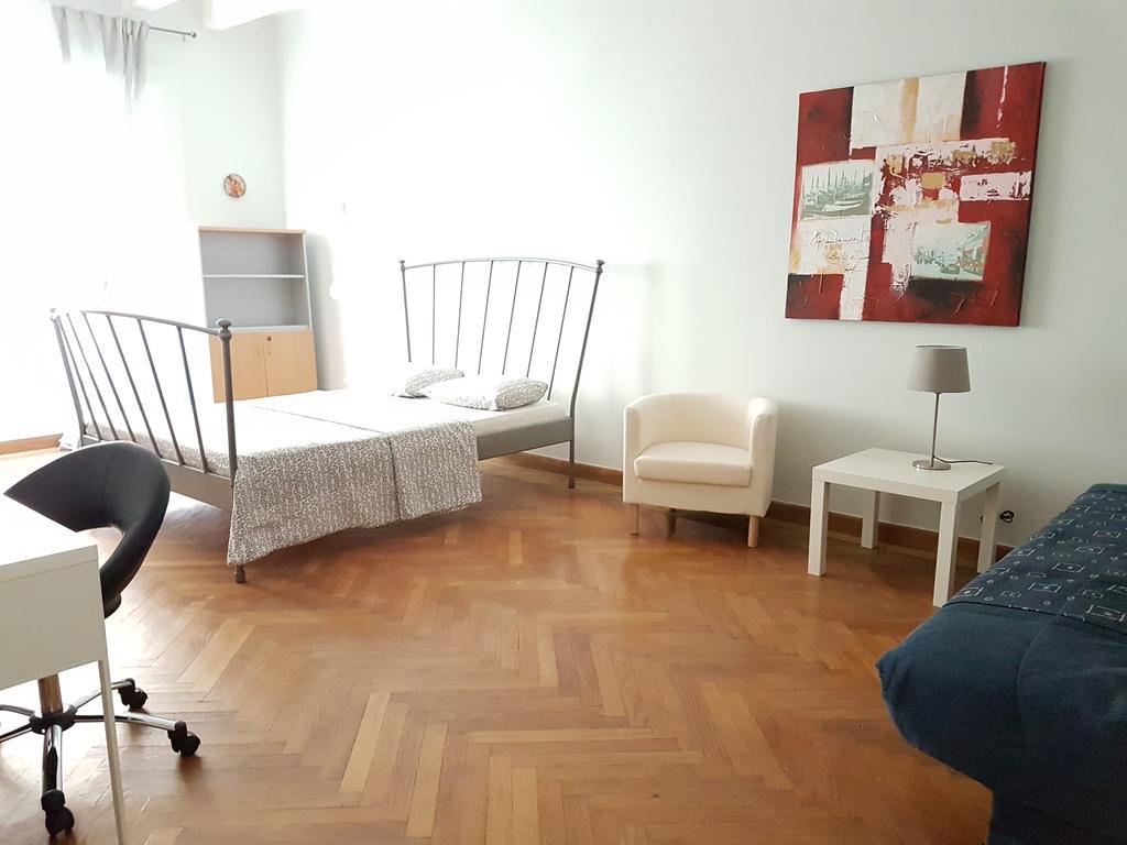 Errathens Pine Red And Taupe - Athens Center Appartement Buitenkant foto