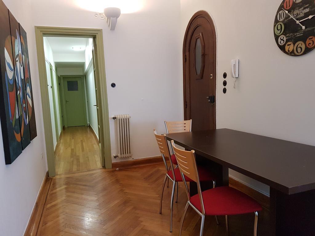 Errathens Pine Red And Taupe - Athens Center Appartement Buitenkant foto