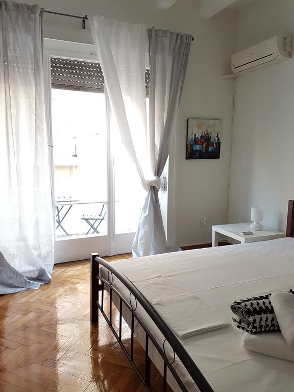 Errathens Pine Red And Taupe - Athens Center Appartement Buitenkant foto