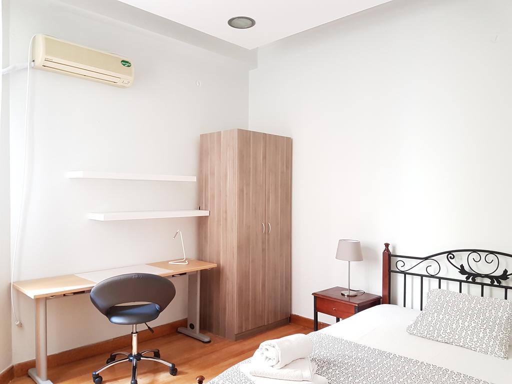 Errathens Pine Red And Taupe - Athens Center Appartement Buitenkant foto