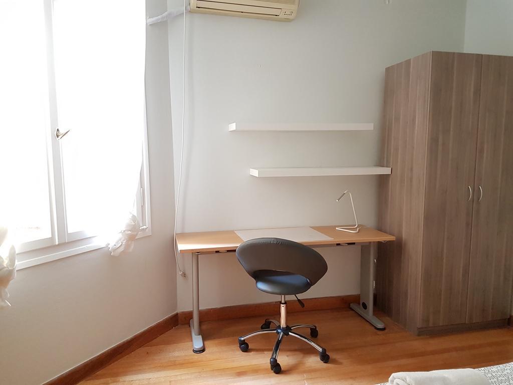 Errathens Pine Red And Taupe - Athens Center Appartement Buitenkant foto