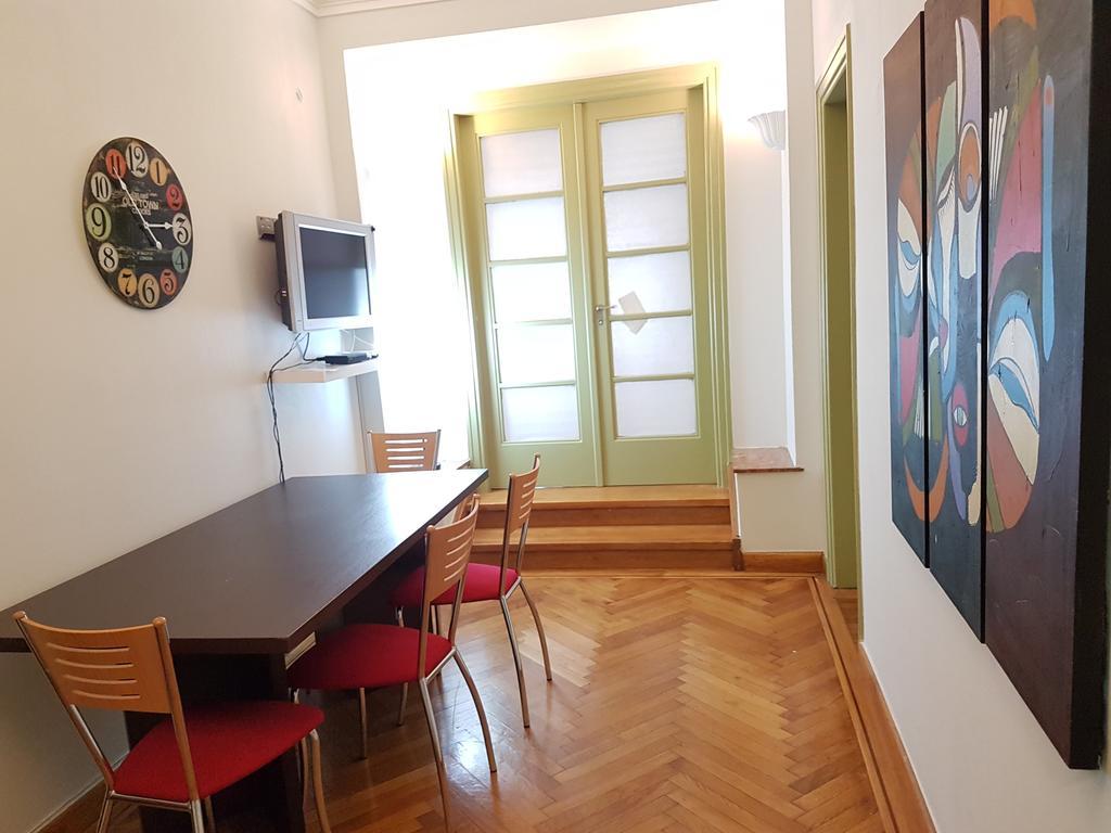 Errathens Pine Red And Taupe - Athens Center Appartement Buitenkant foto