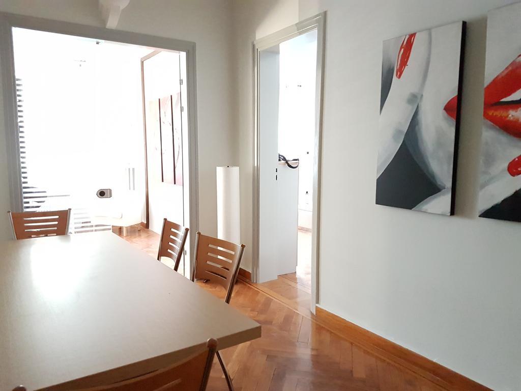 Errathens Pine Red And Taupe - Athens Center Appartement Buitenkant foto