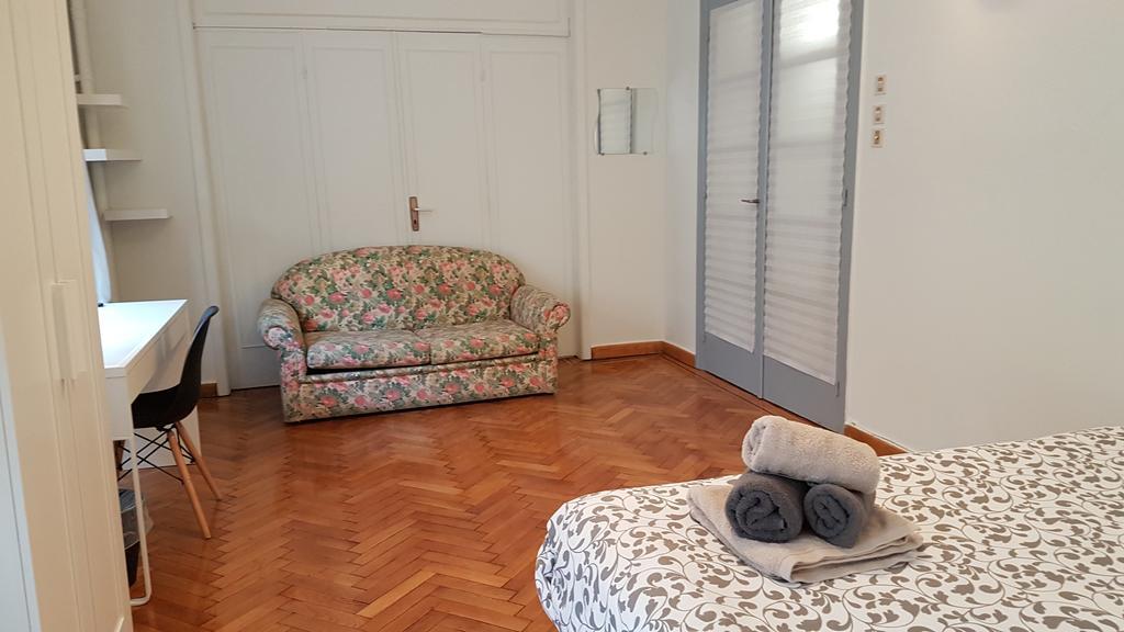 Errathens Pine Red And Taupe - Athens Center Appartement Buitenkant foto