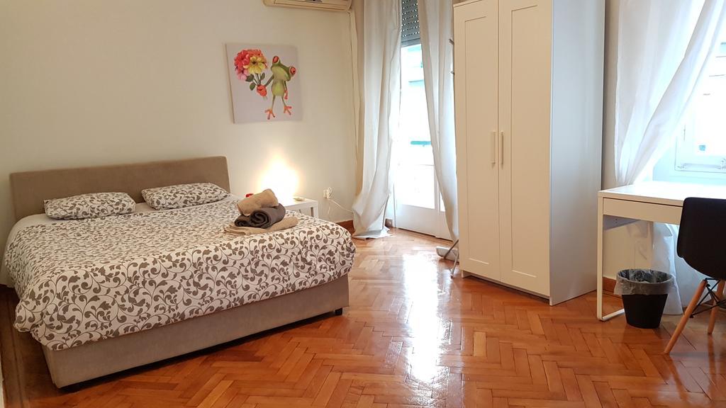 Errathens Pine Red And Taupe - Athens Center Appartement Buitenkant foto