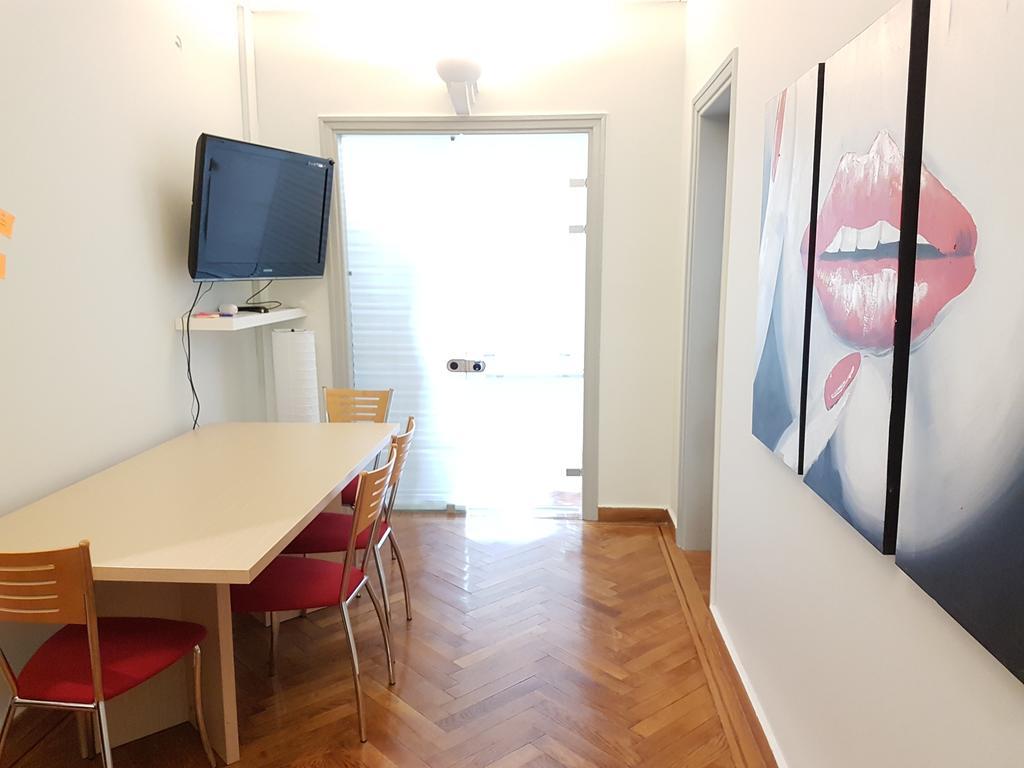 Errathens Pine Red And Taupe - Athens Center Appartement Buitenkant foto