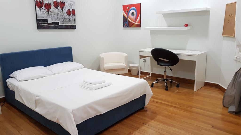 Errathens Pine Red And Taupe - Athens Center Appartement Buitenkant foto
